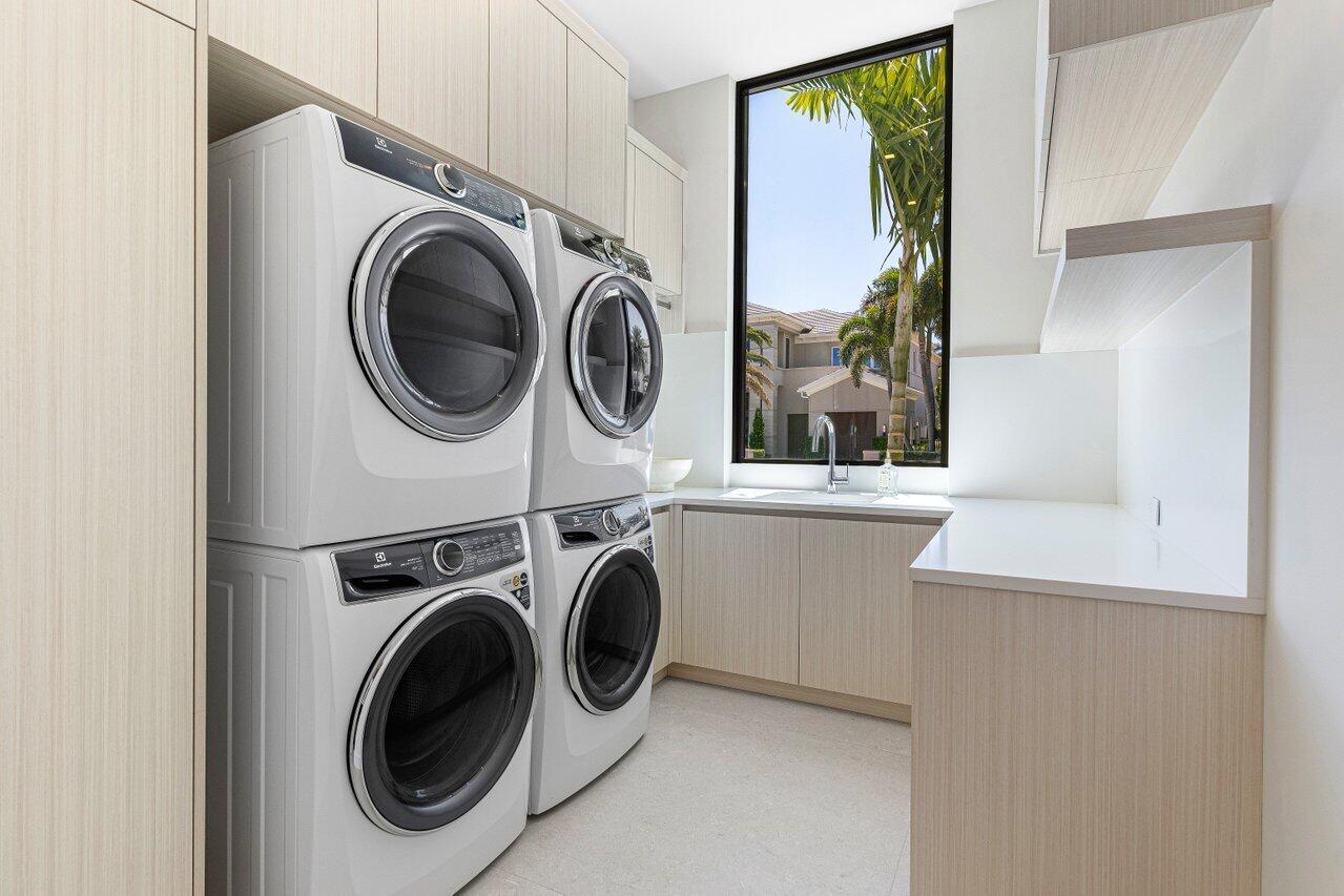 2498 Queen Palm Rd Boca Raton, FL 33432