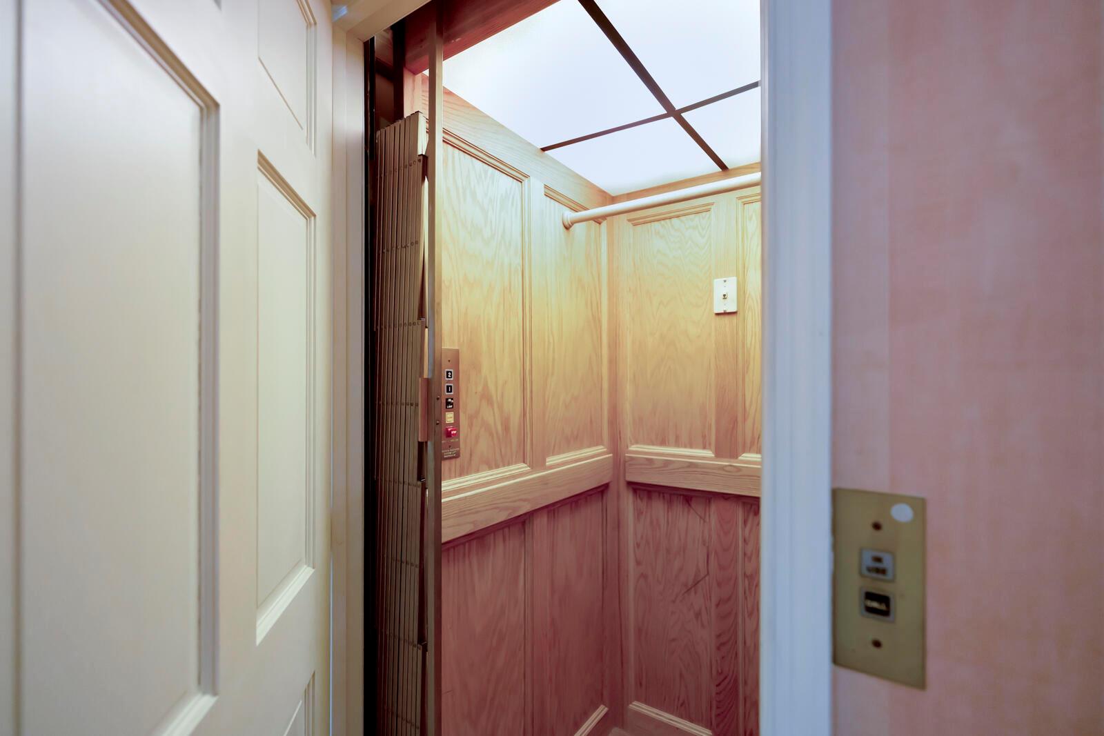 645 Riomar Dr Vero Beach, FL 32963