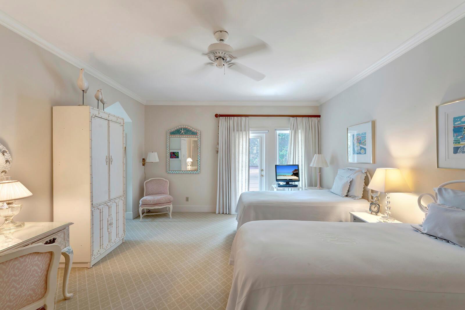 645 Riomar Dr Vero Beach, FL 32963