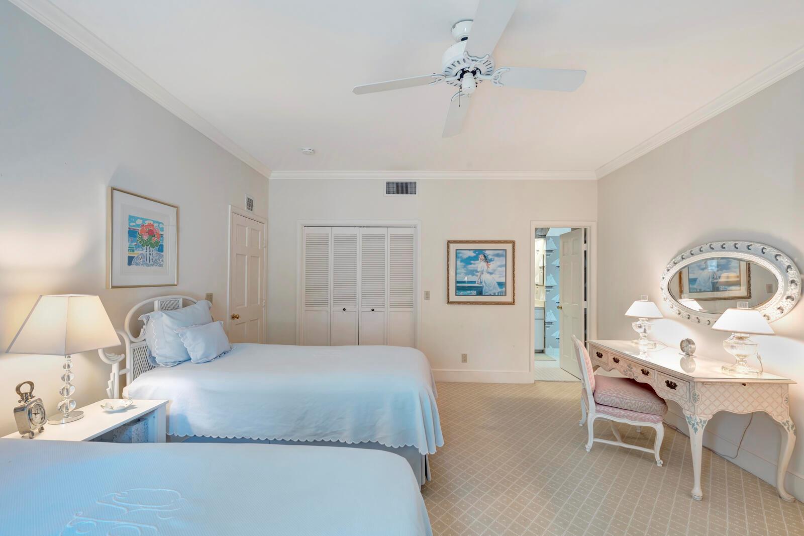 645 Riomar Dr Vero Beach, FL 32963