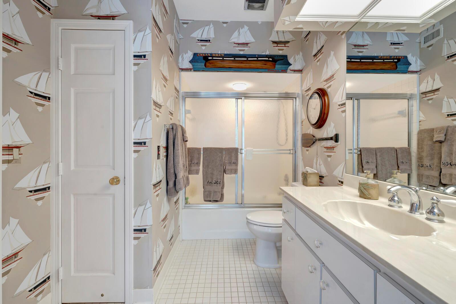 645 Riomar Dr Vero Beach, FL 32963