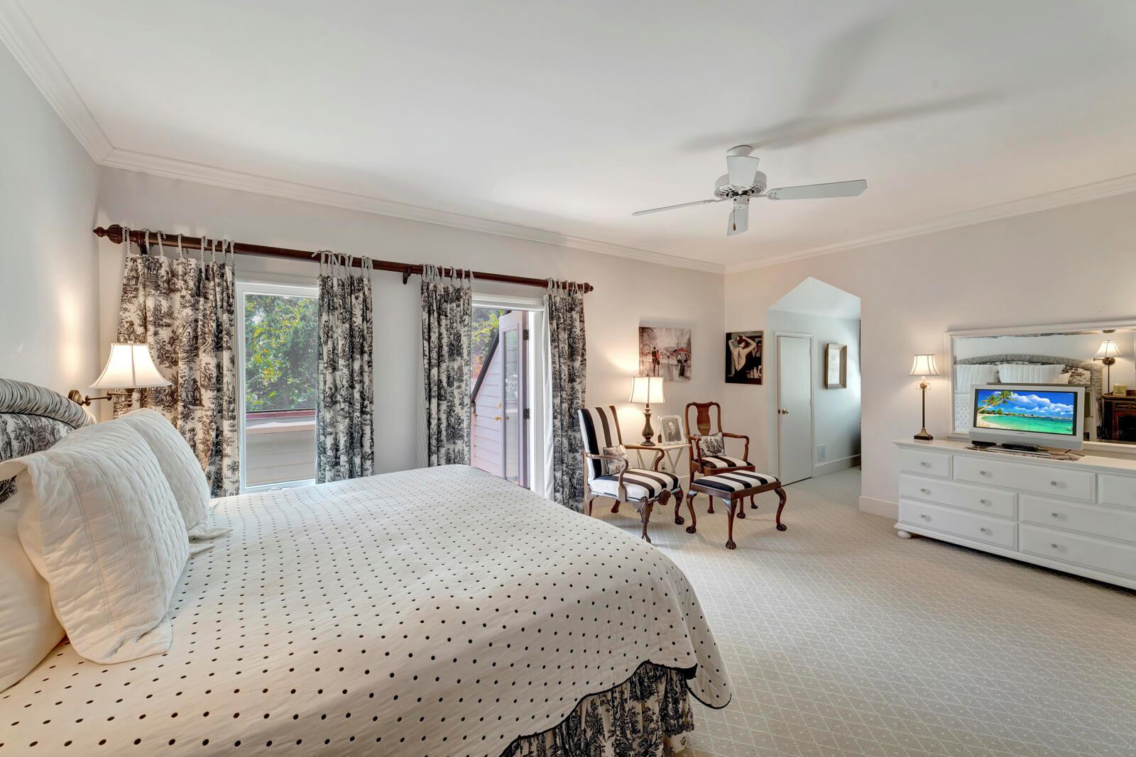 645 Riomar Dr Vero Beach, FL 32963