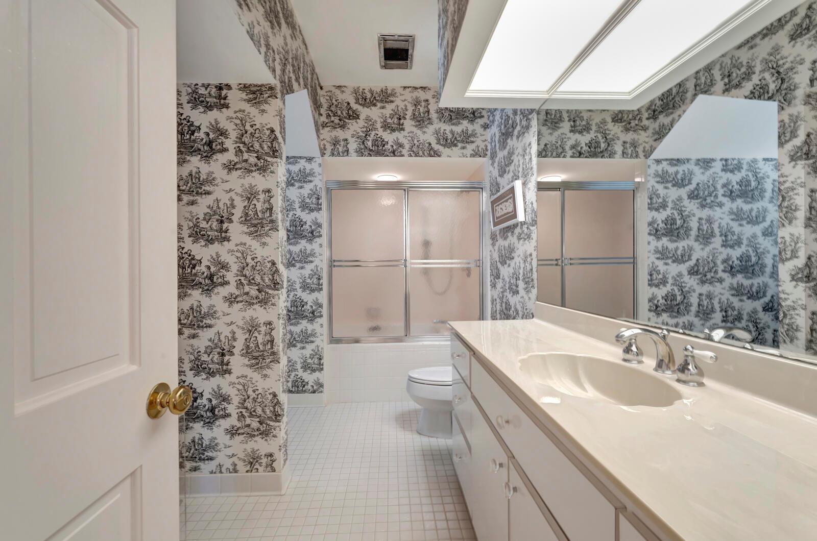 645 Riomar Dr Vero Beach, FL 32963