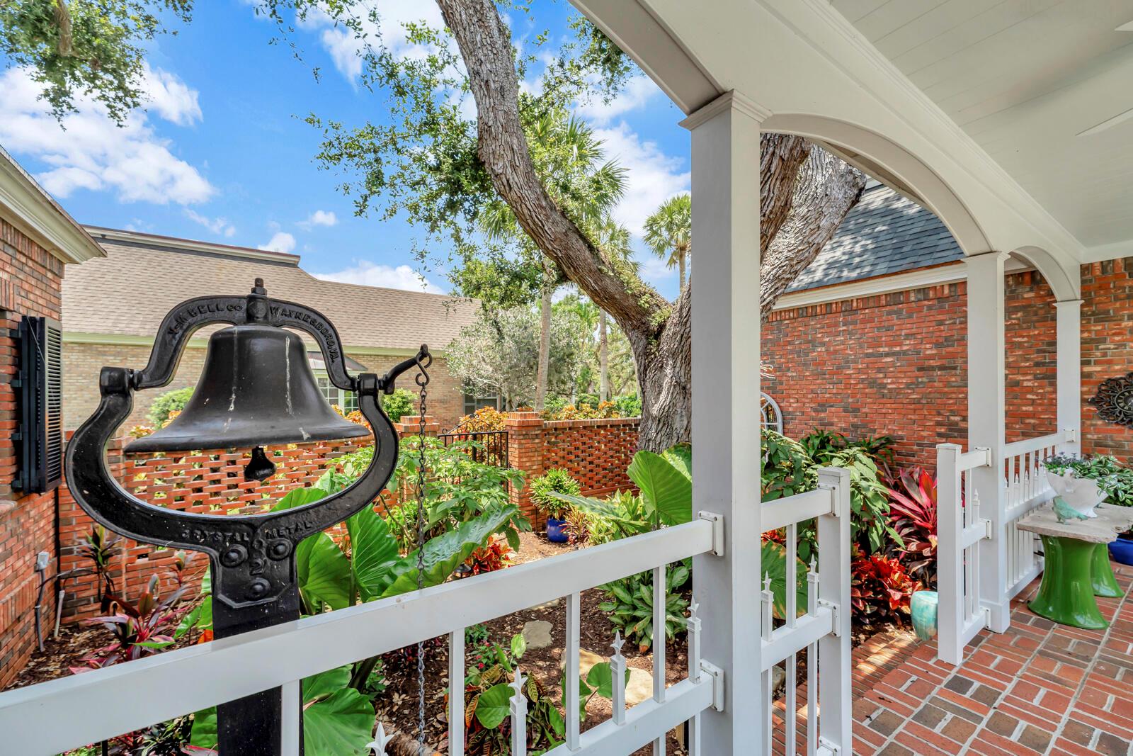 645 Riomar Dr Vero Beach, FL 32963