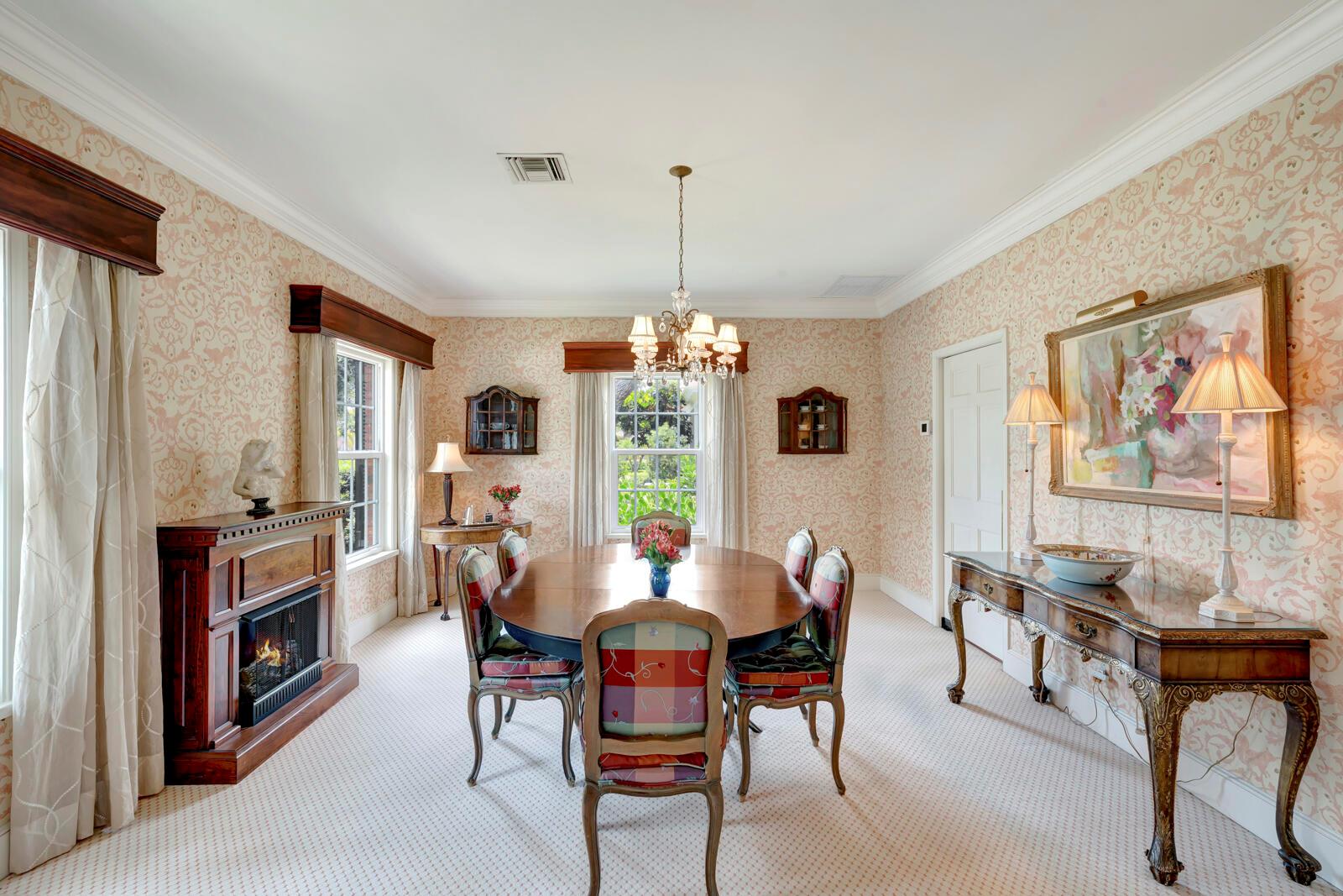 645 Riomar Dr Vero Beach, FL 32963