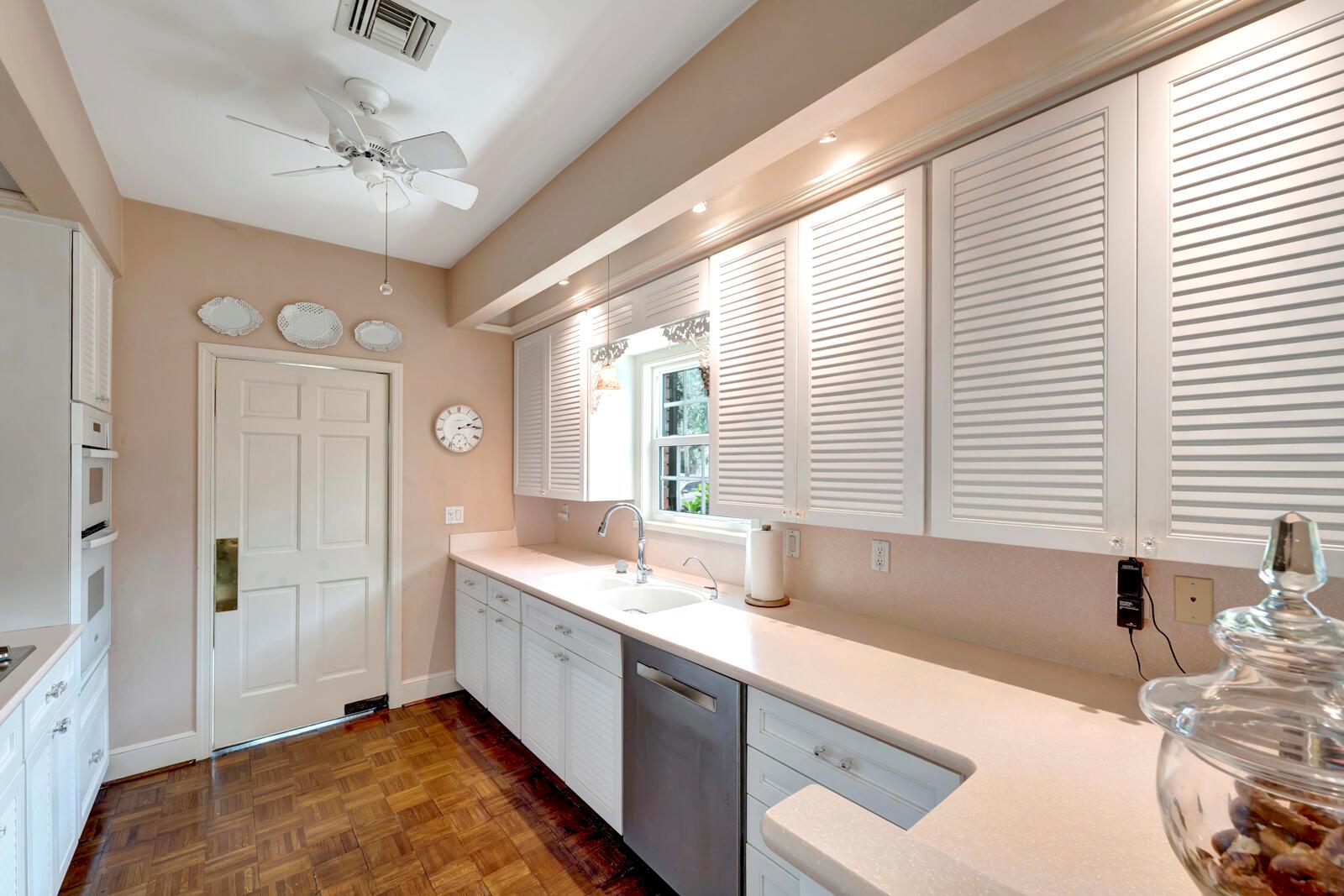 645 Riomar Dr Vero Beach, FL 32963