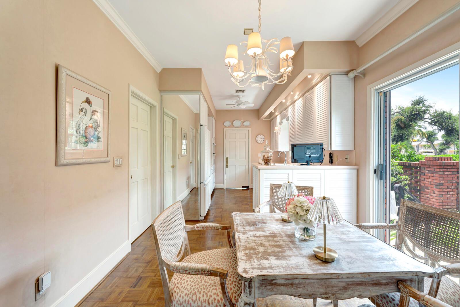 645 Riomar Dr Vero Beach, FL 32963