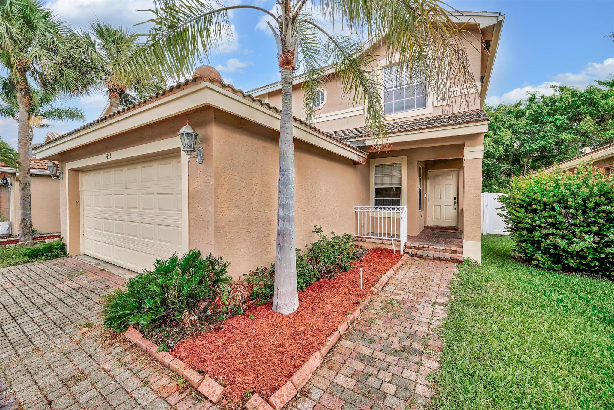 5453 Queenship Ct