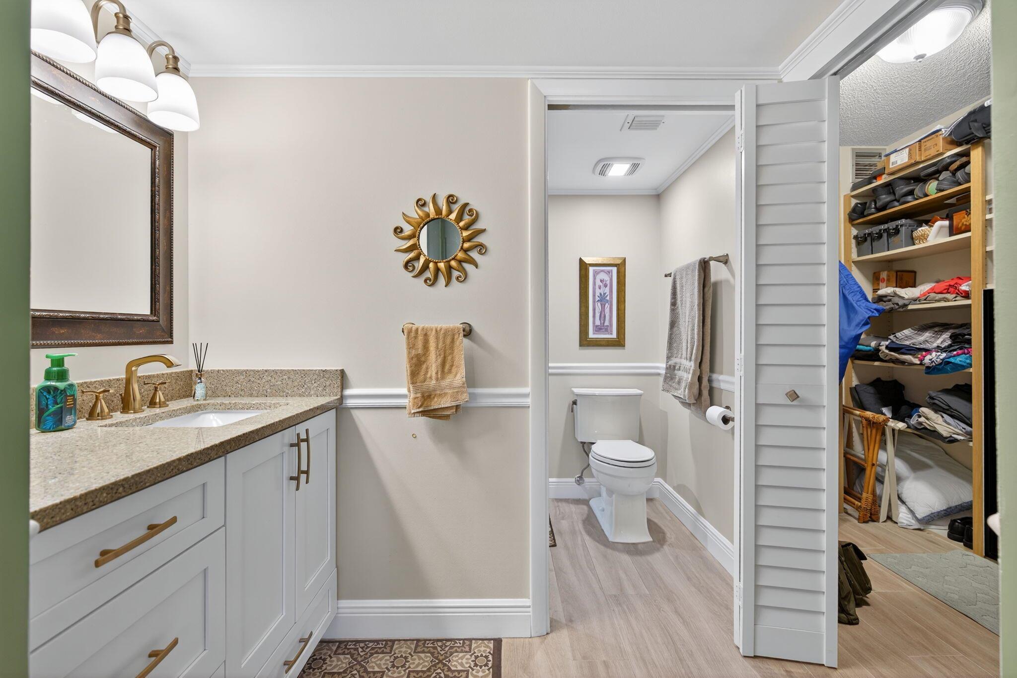 601 Seafarer Cir #201 Jupiter, FL 33477