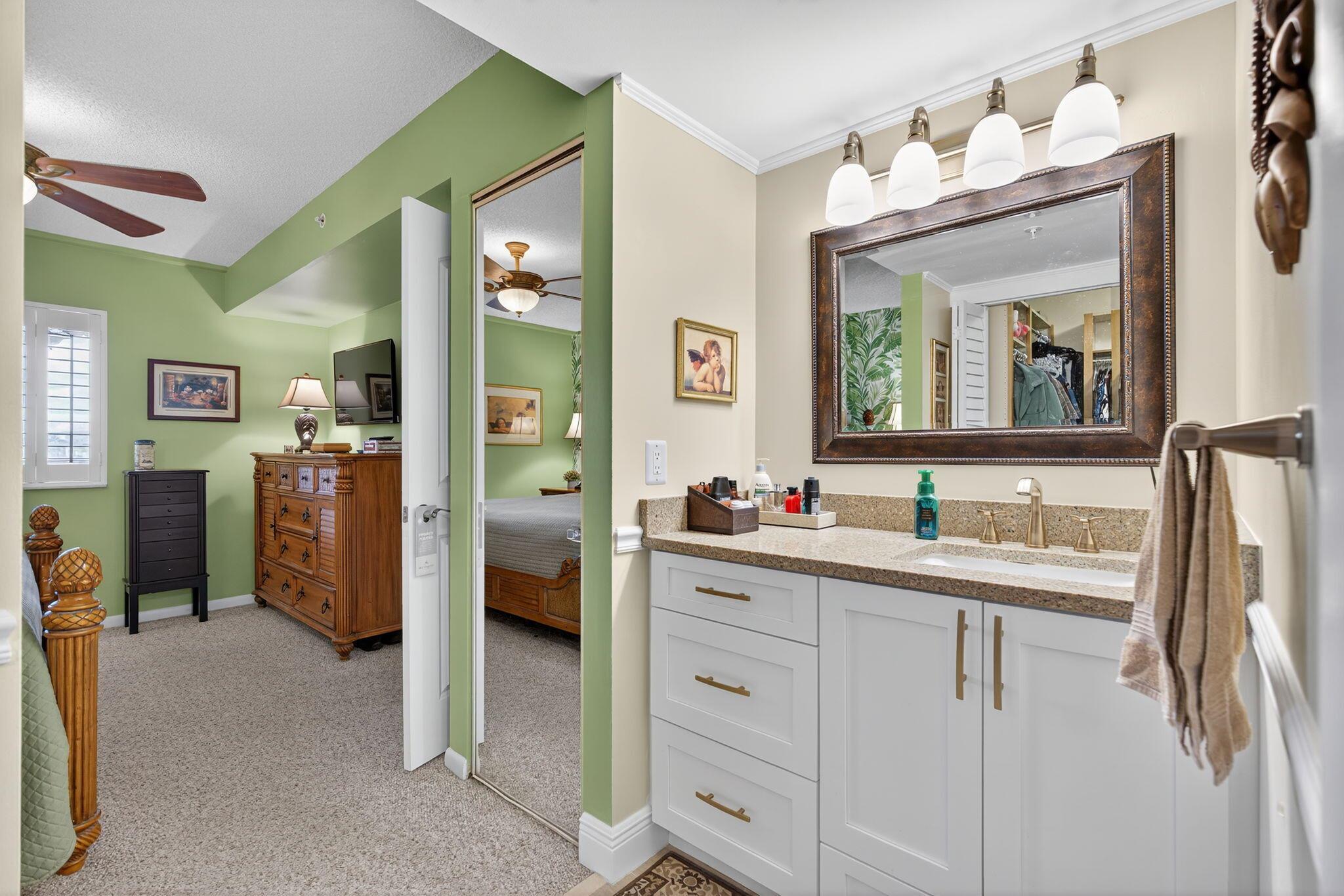 601 Seafarer Cir #201 Jupiter, FL 33477