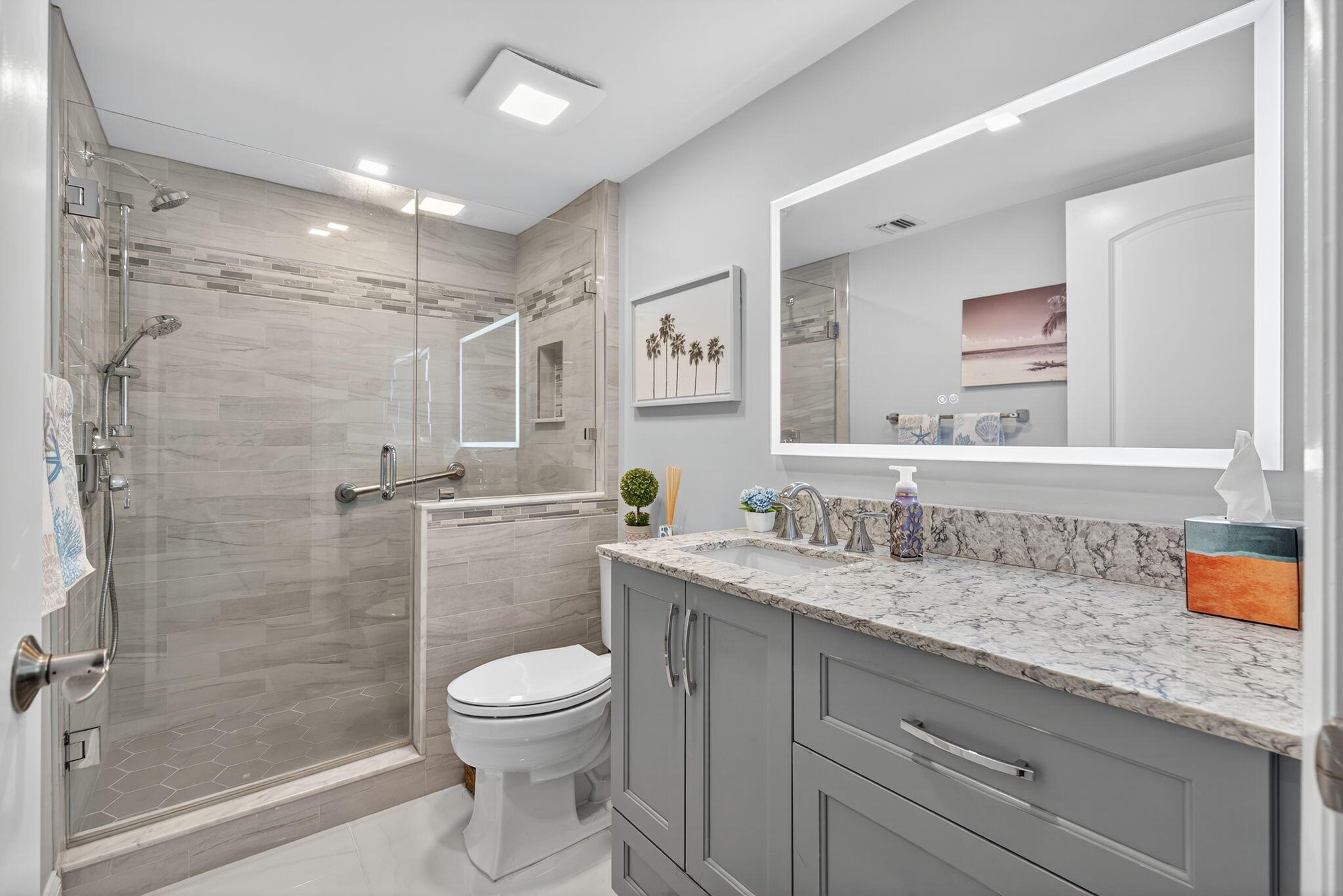 601 Seafarer Cir #201 Jupiter, FL 33477