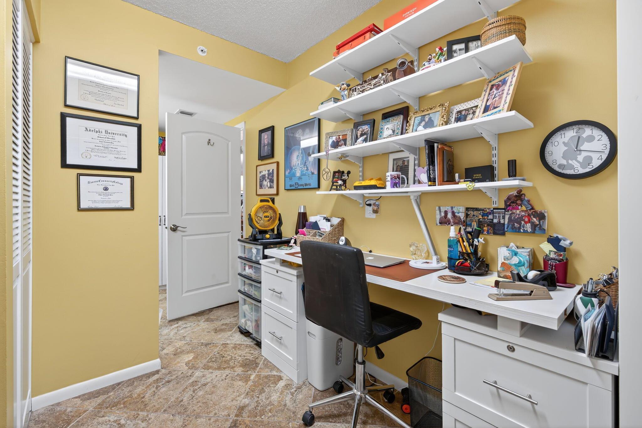 601 Seafarer Cir #201 Jupiter, FL 33477