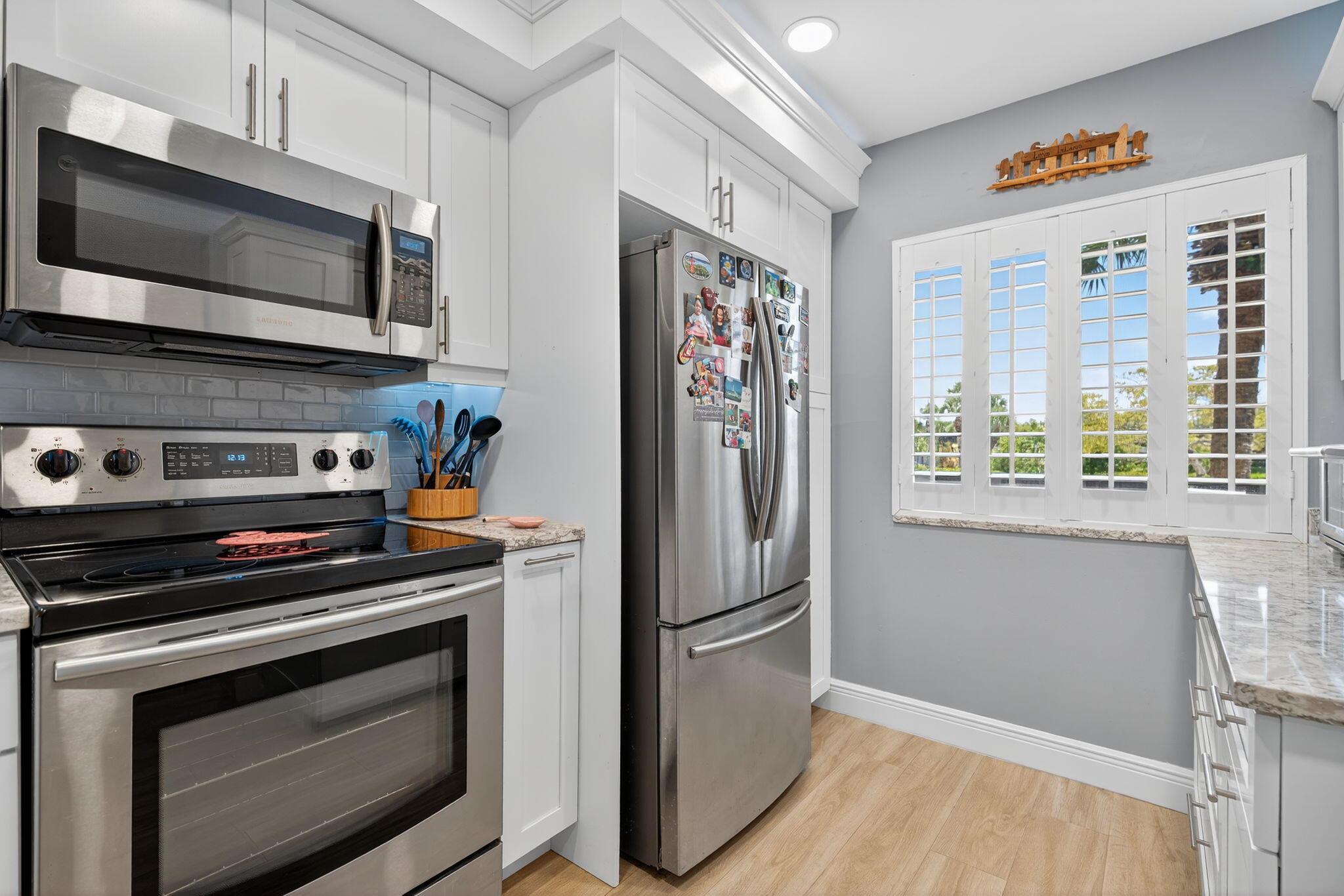 601 Seafarer Cir #201 Jupiter, FL 33477