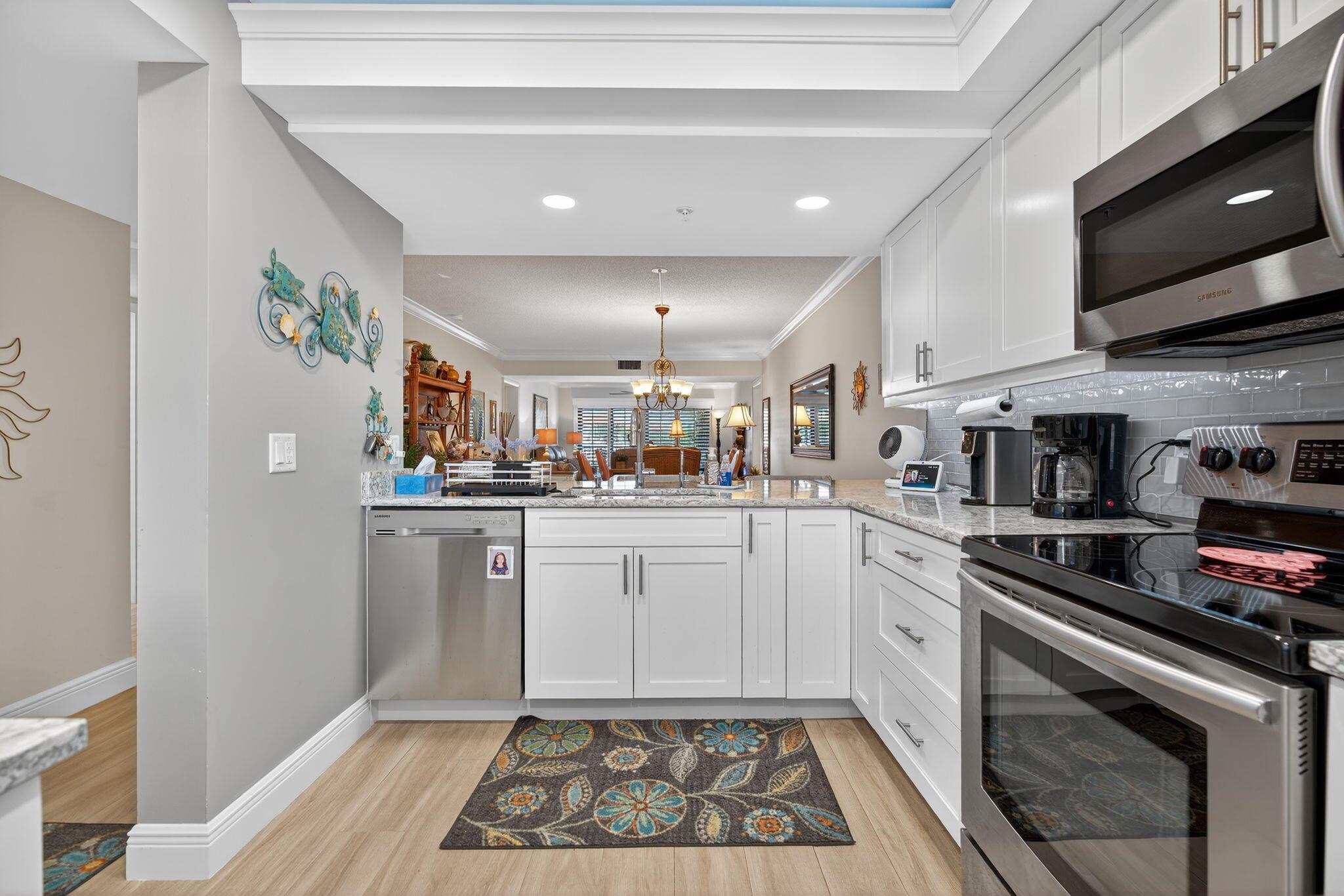 601 Seafarer Cir #201 Jupiter, FL 33477