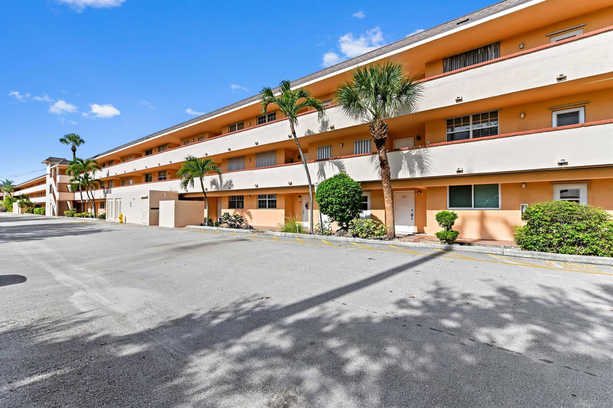 4500 N Federal Hwy #147f