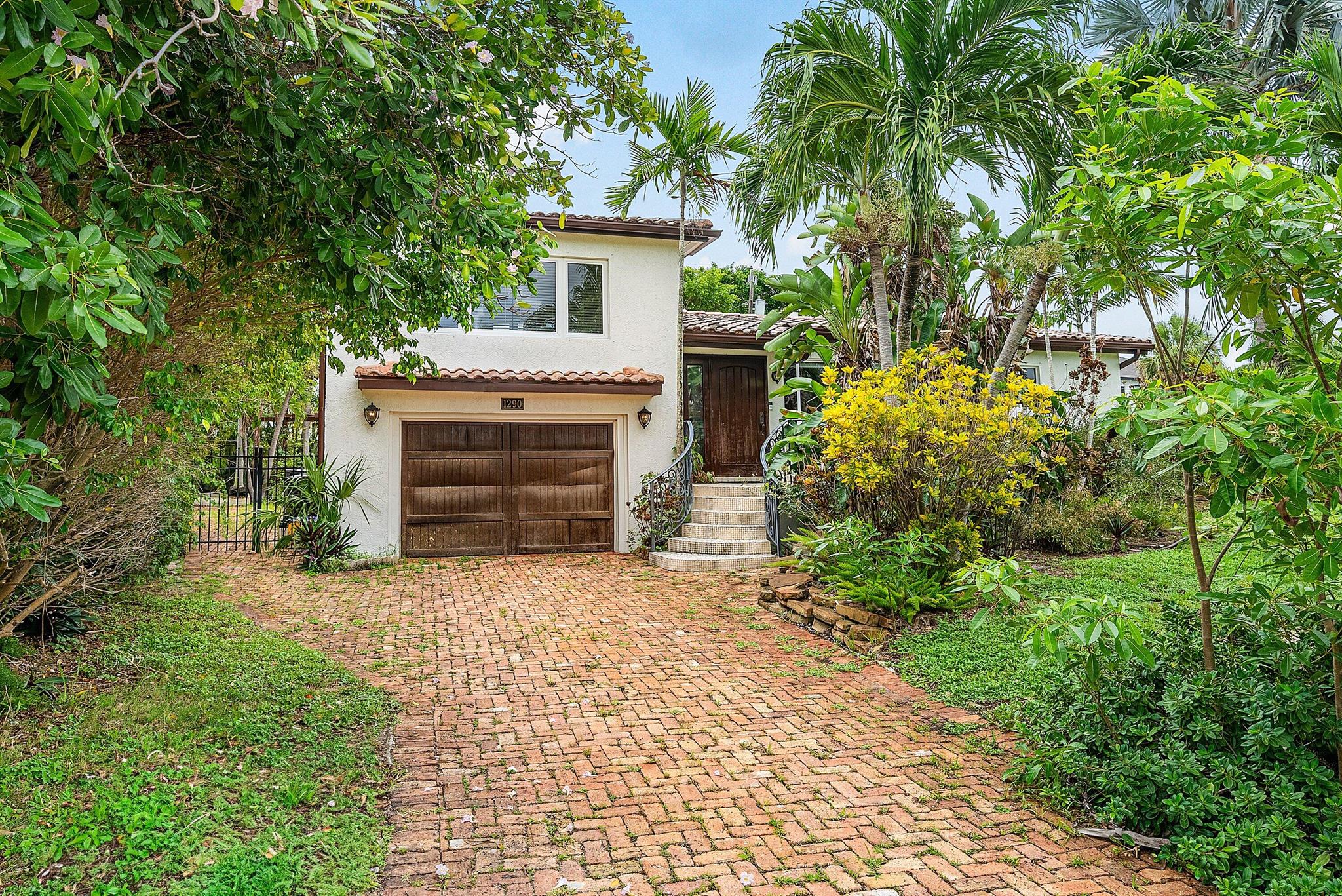 1290 NE 4th Ave