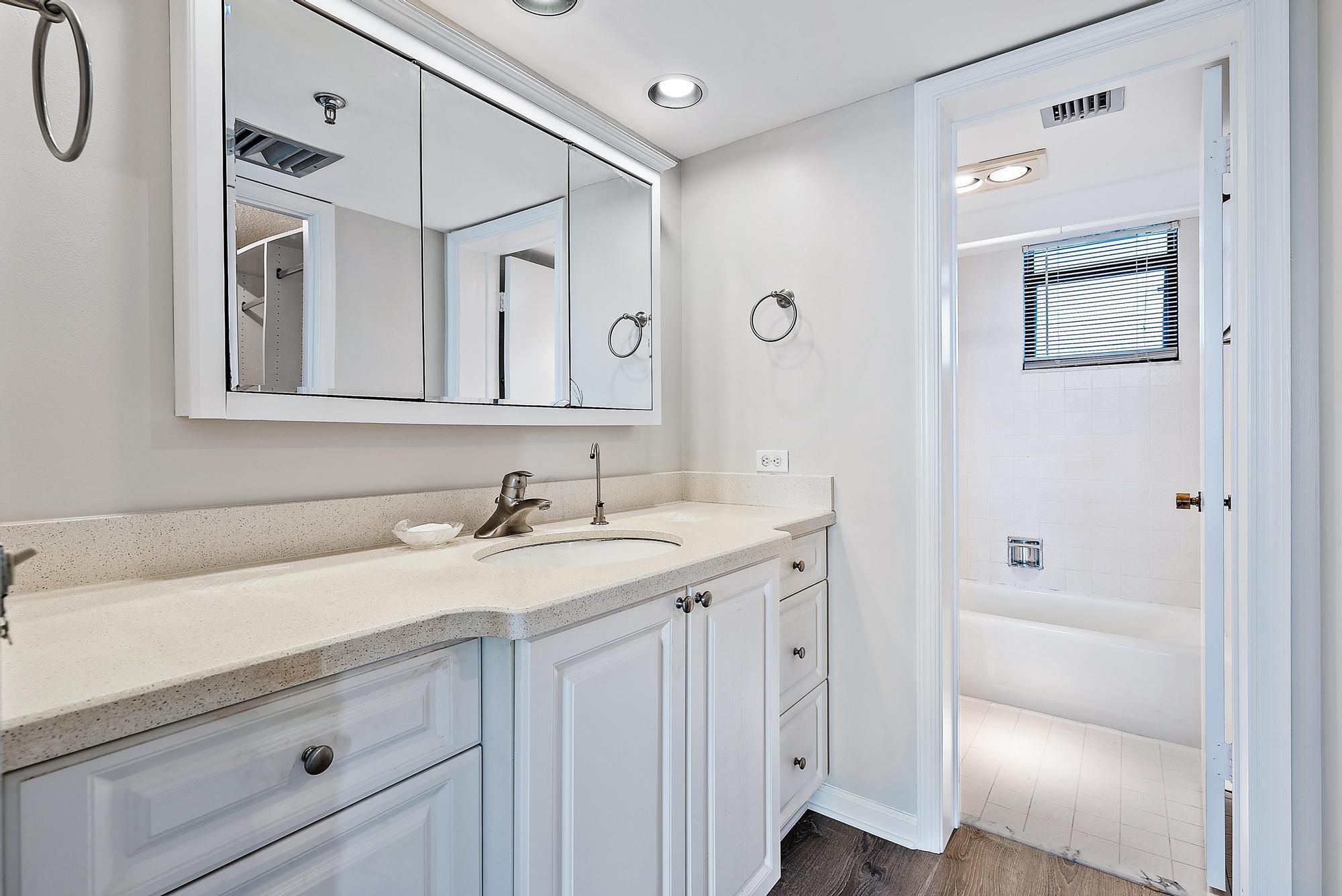 1748 Jupiter Cv Dr #121 Jupiter, FL 33469