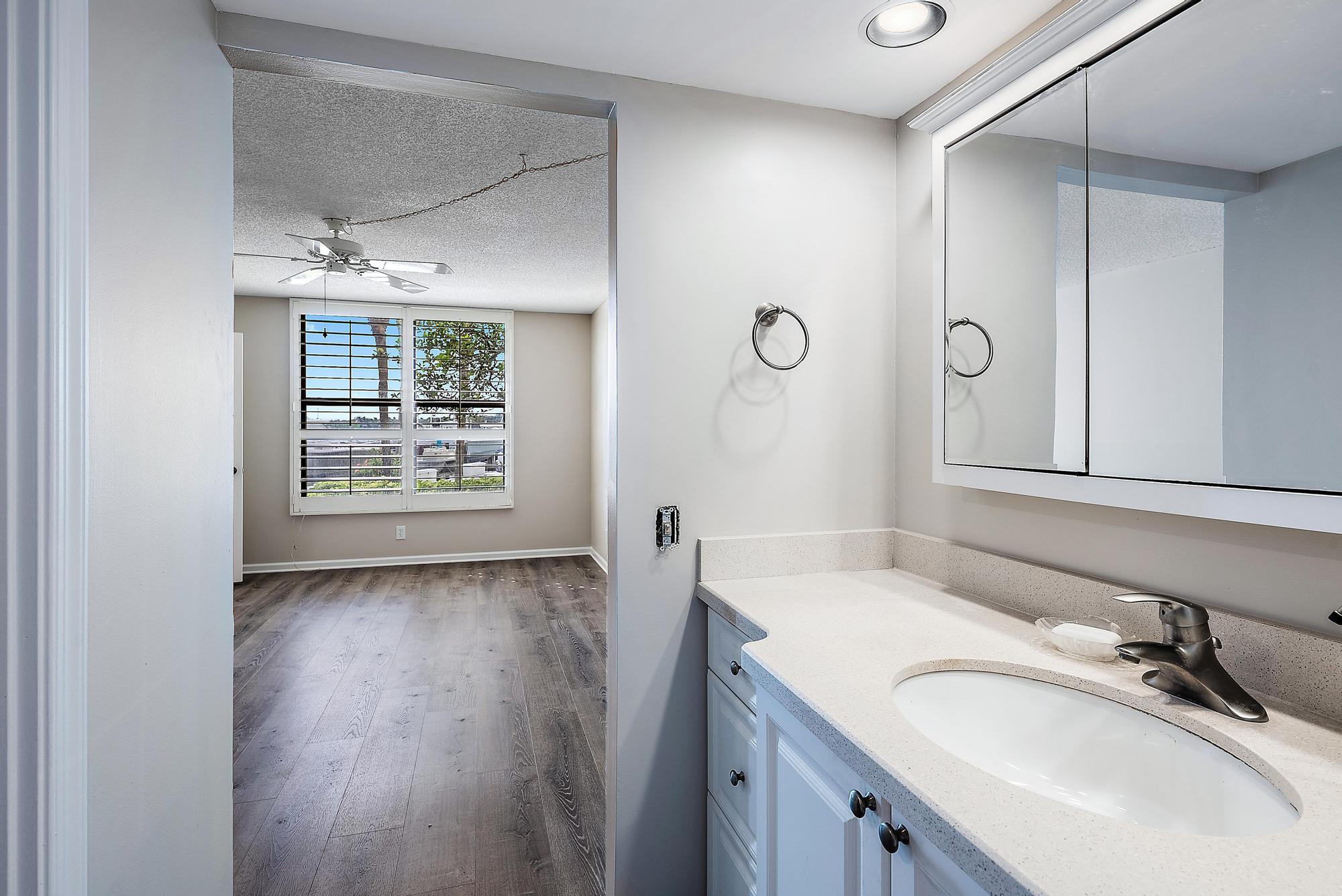 1748 Jupiter Cv Dr #121 Jupiter, FL 33469