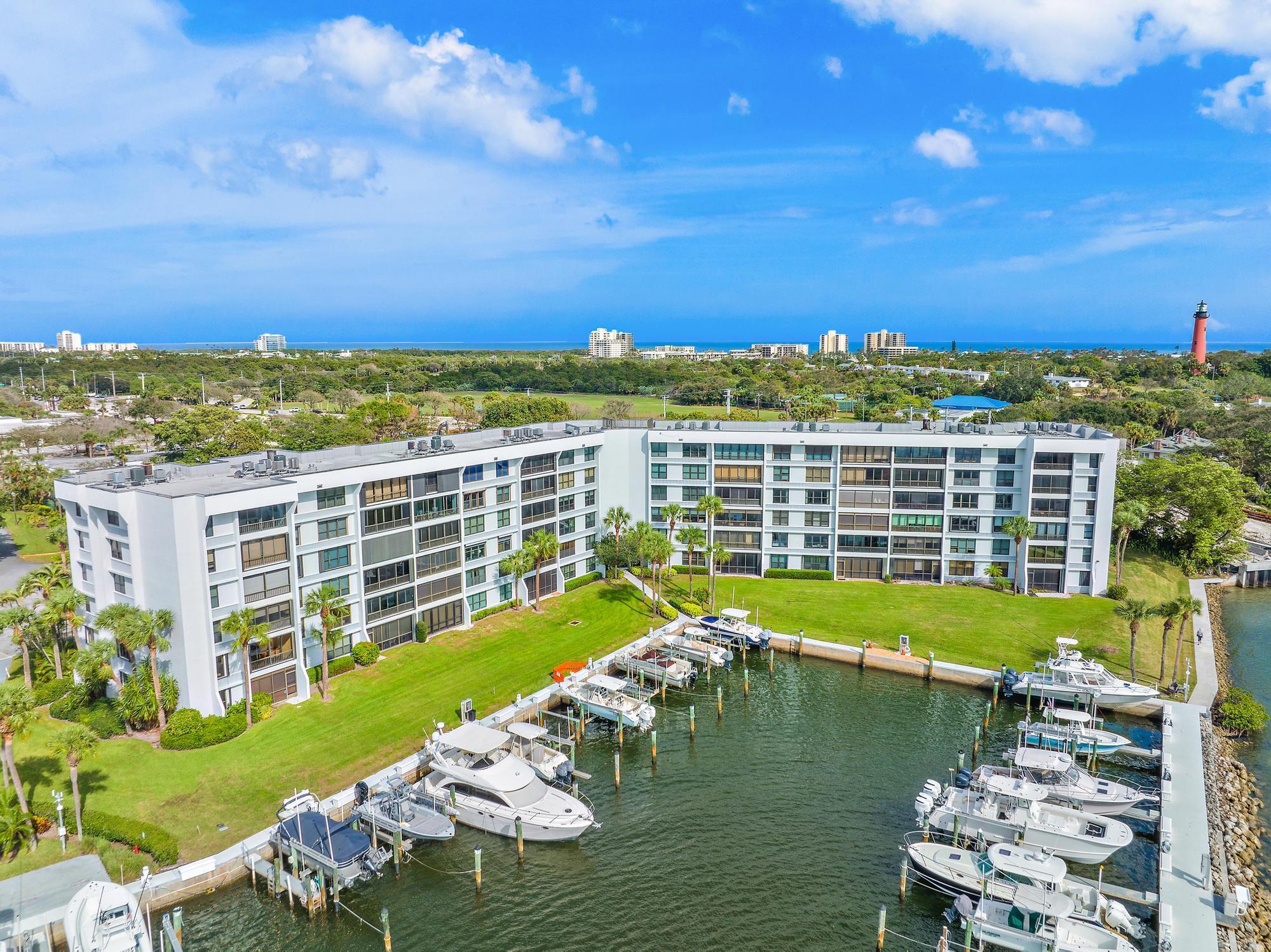 1748 Jupiter Cv Dr #121 Jupiter, FL 33469