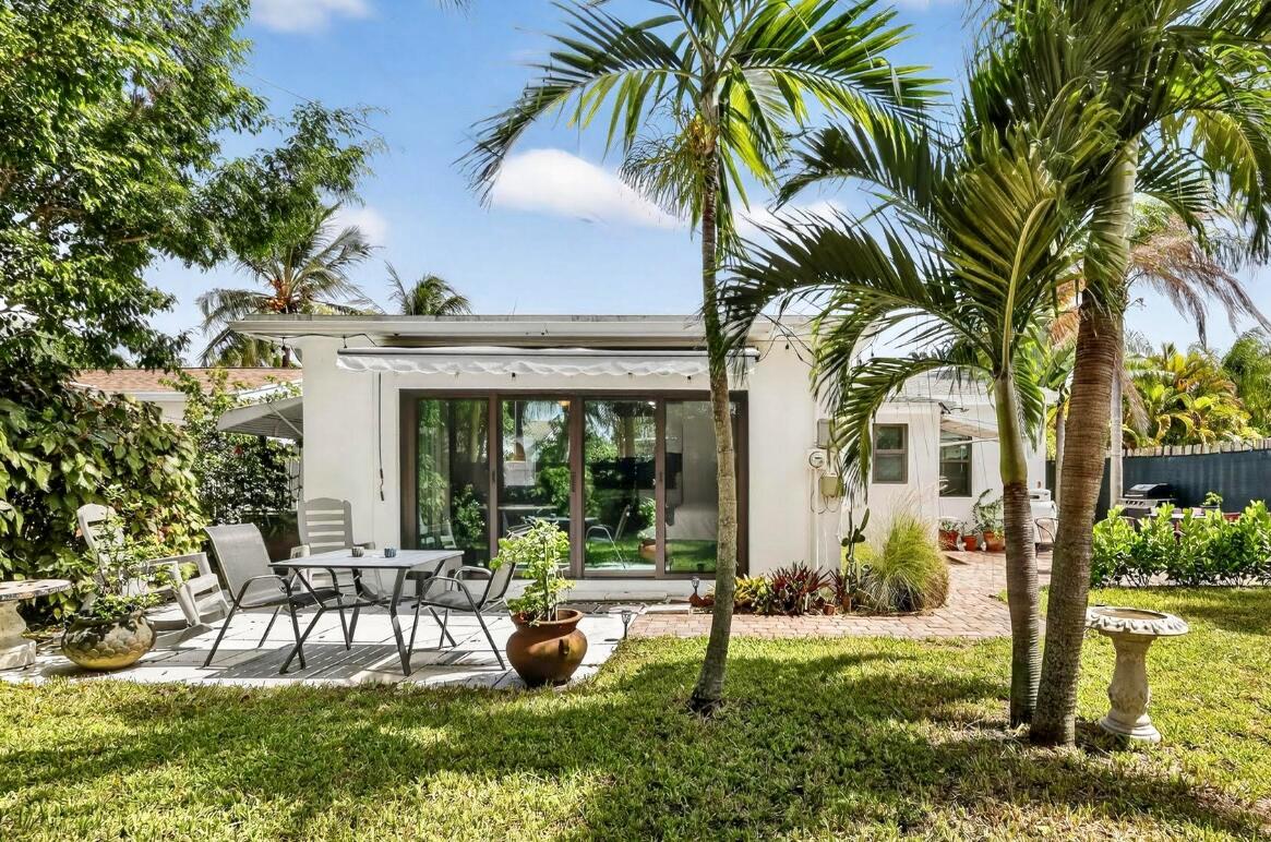 1717 N Ocean Breeze