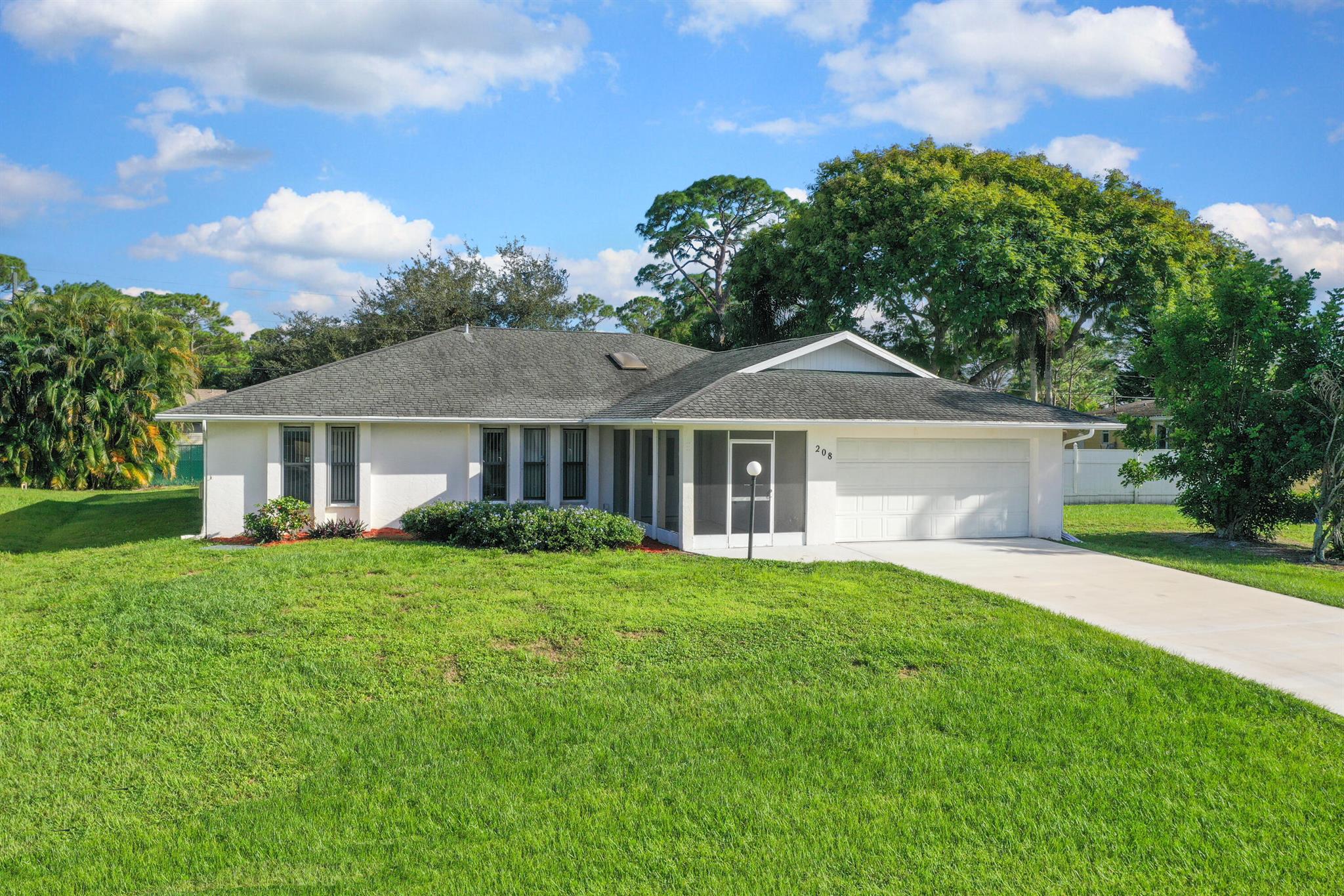 208 NE Sagamore Ter