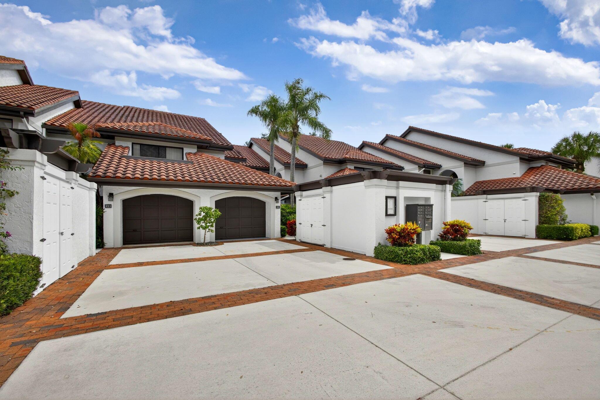 16670 Traders Xing #111