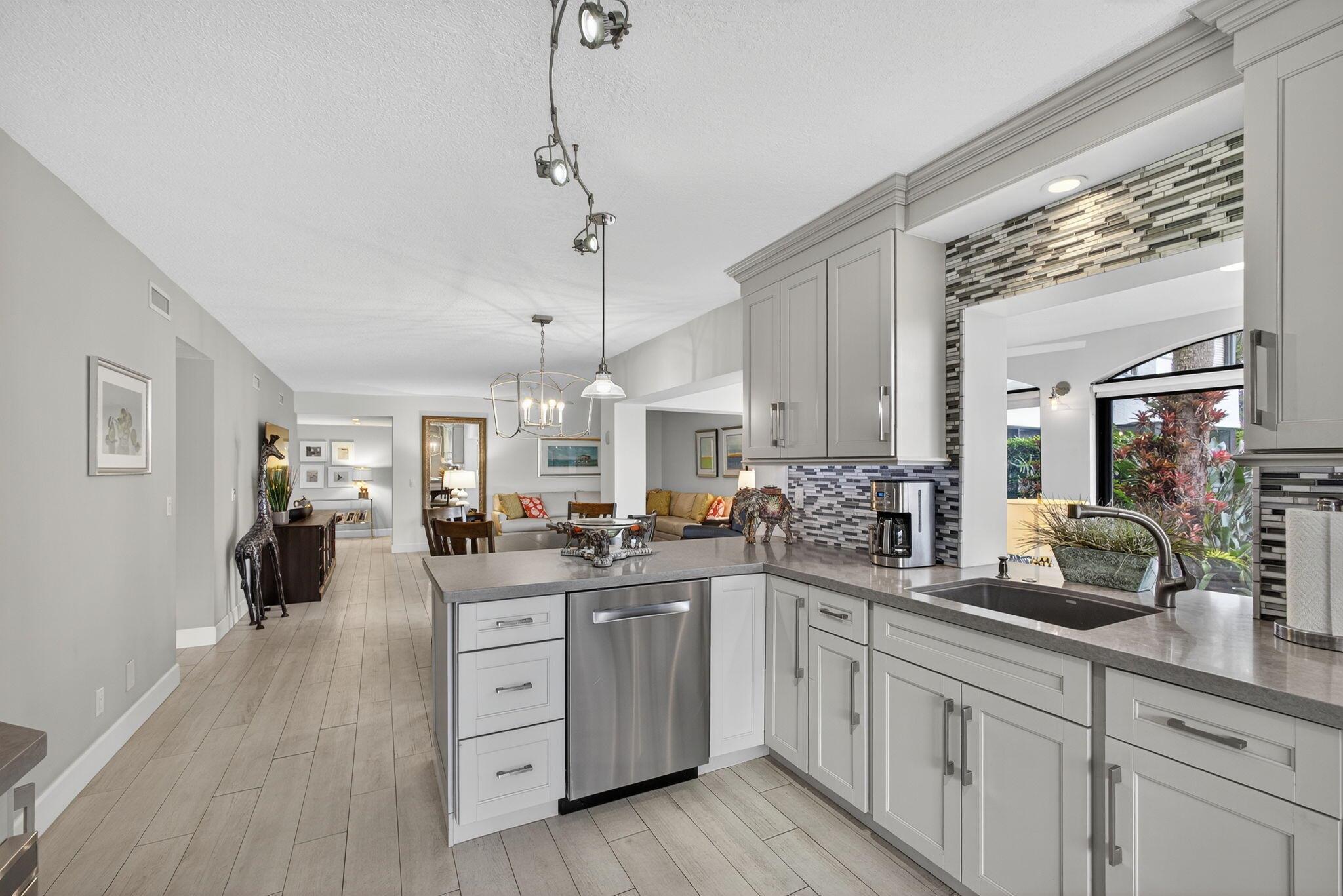 16670 Traders Xing #111 Jupiter, FL 33477