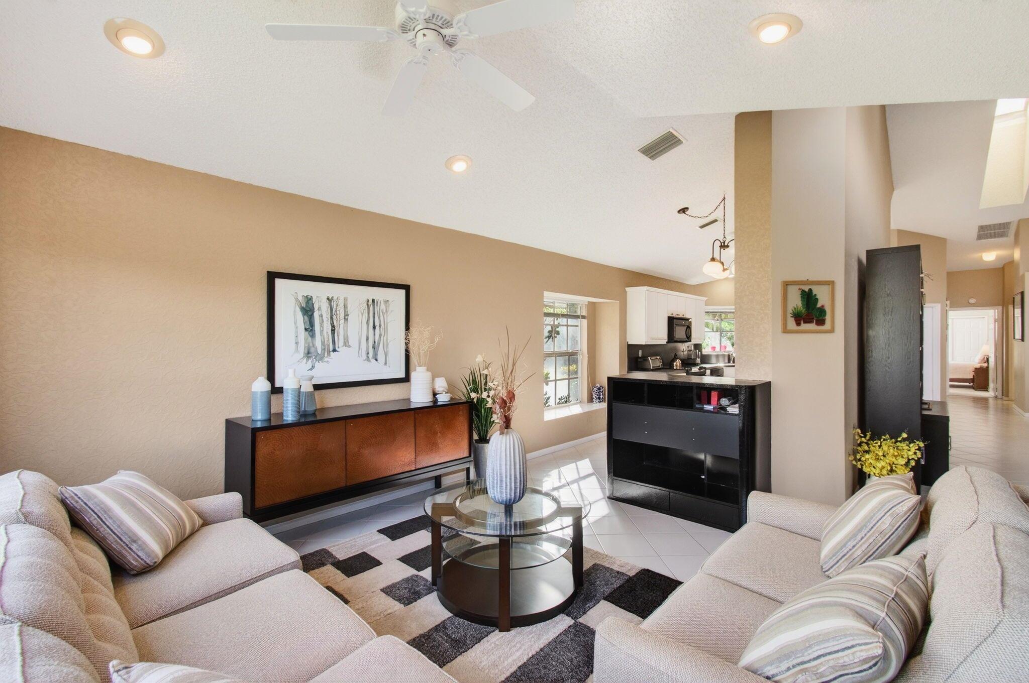 6143 Greenspointe Dr Boynton Beach, FL 33437