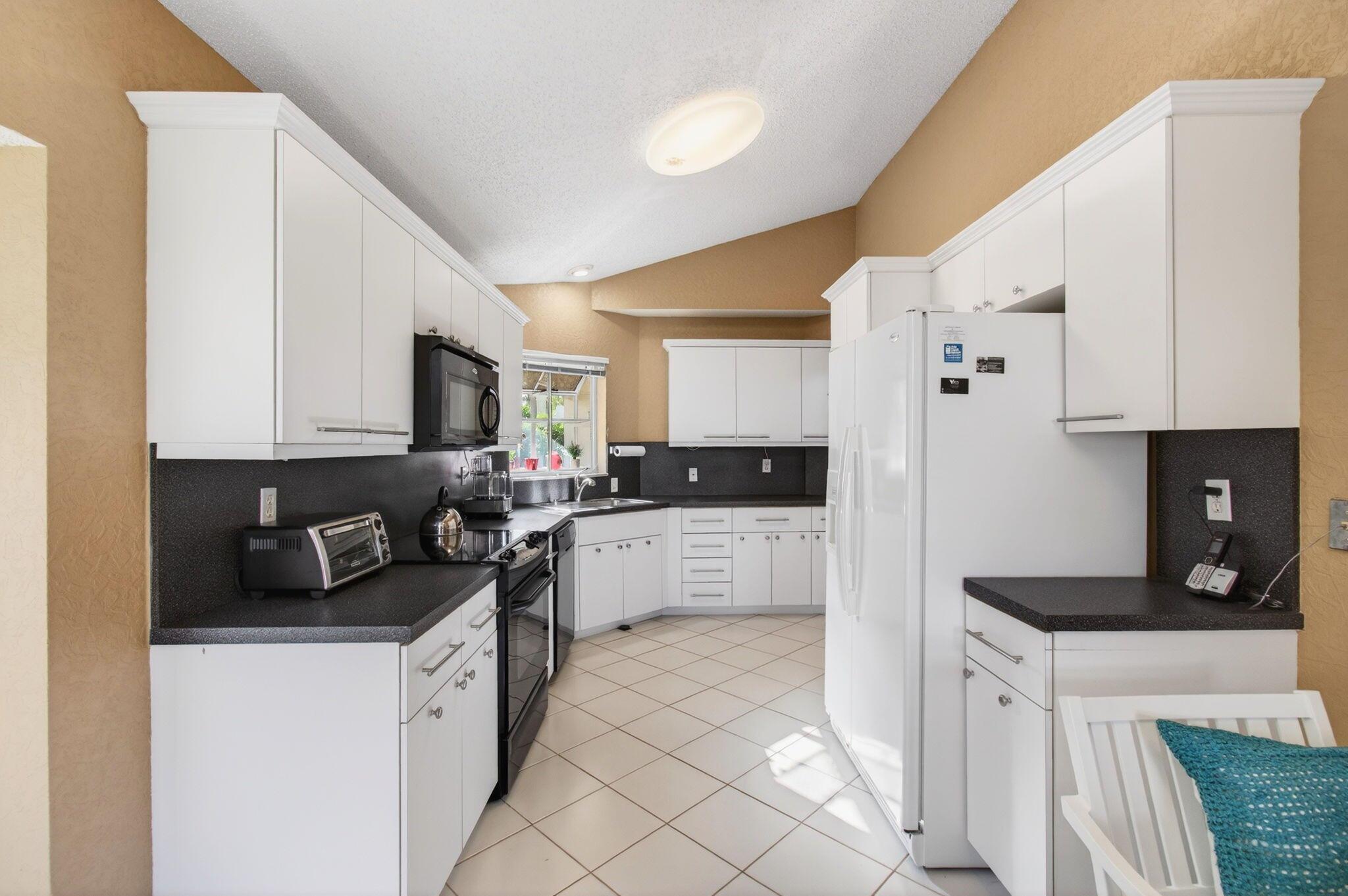 6143 Greenspointe Dr Boynton Beach, FL 33437