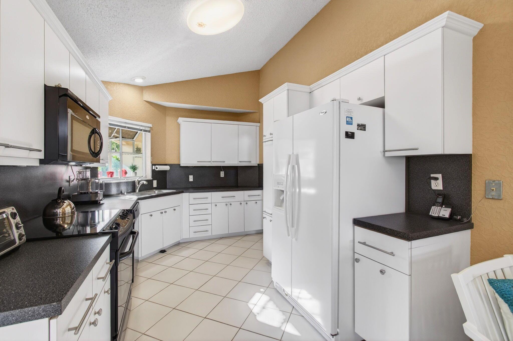 6143 Greenspointe Dr Boynton Beach, FL 33437