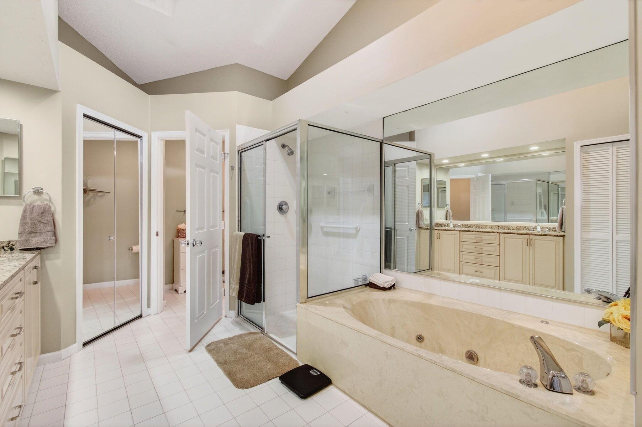 6143 Greenspointe Dr Boynton Beach, FL 33437