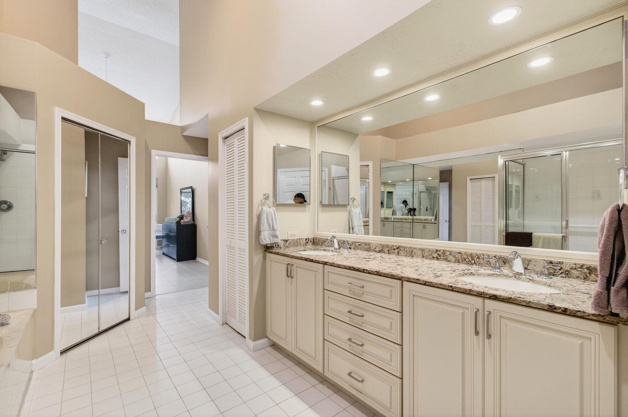 6143 Greenspointe Dr Boynton Beach, FL 33437