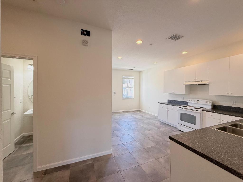 425 Greenwich #206 Jupiter, FL 33458