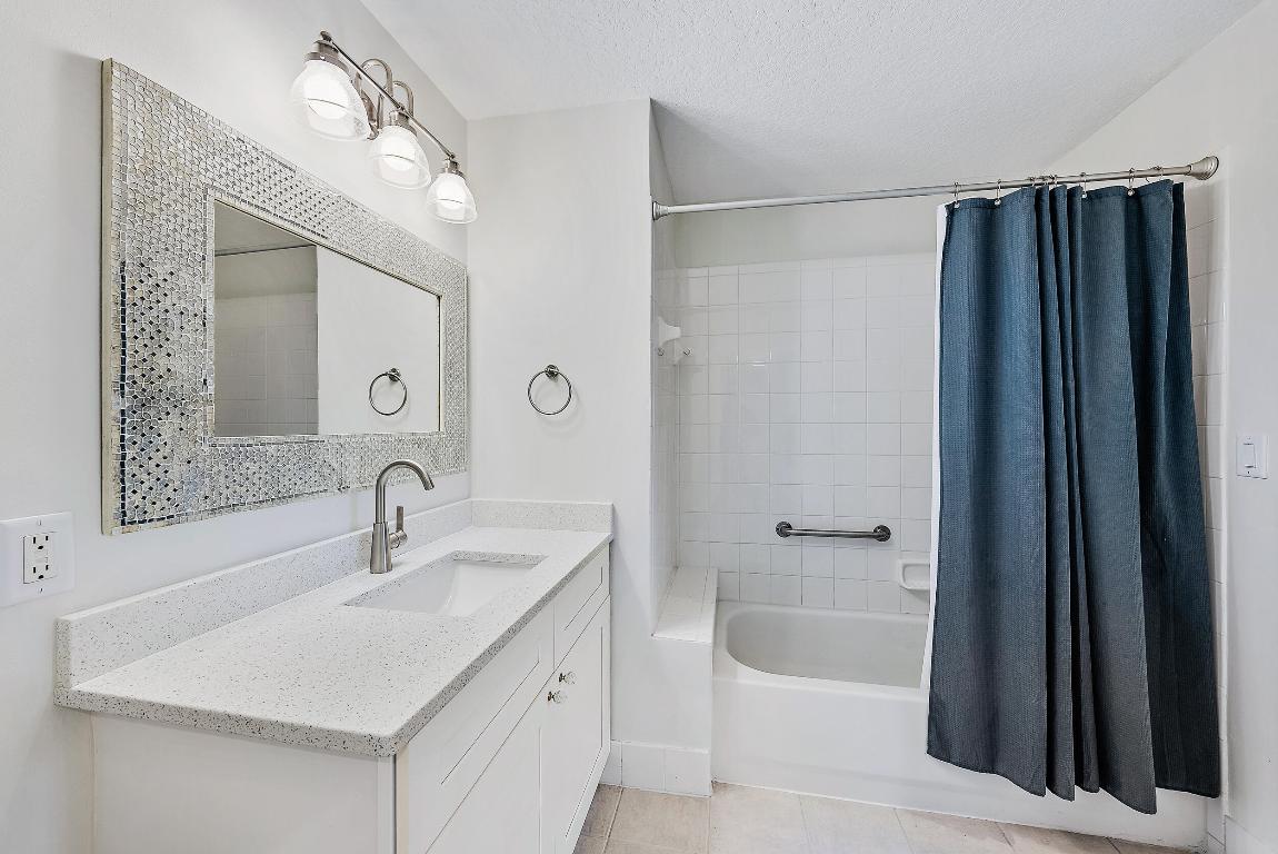 1203 Town Ctr #201 Jupiter, FL 33458