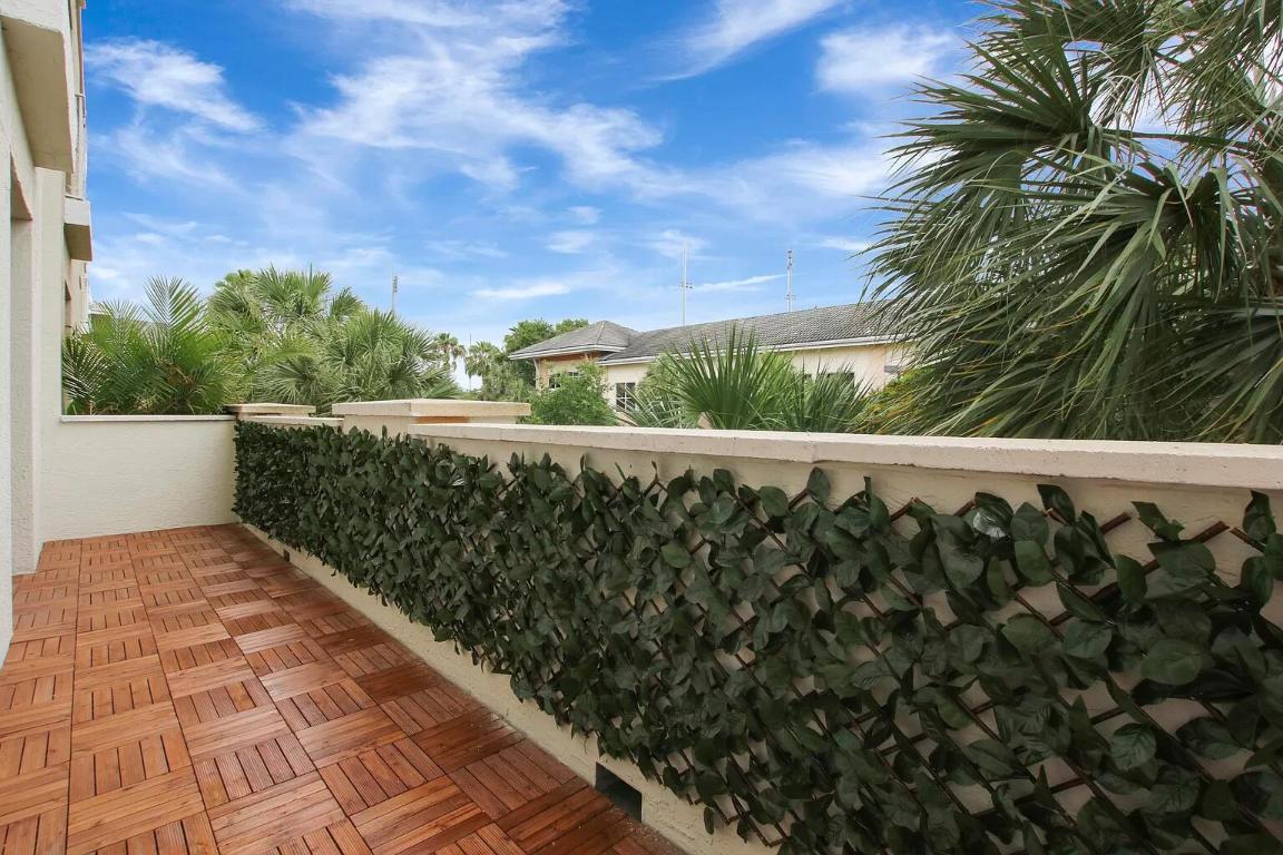 1203 Town Ctr #201 Jupiter, FL 33458