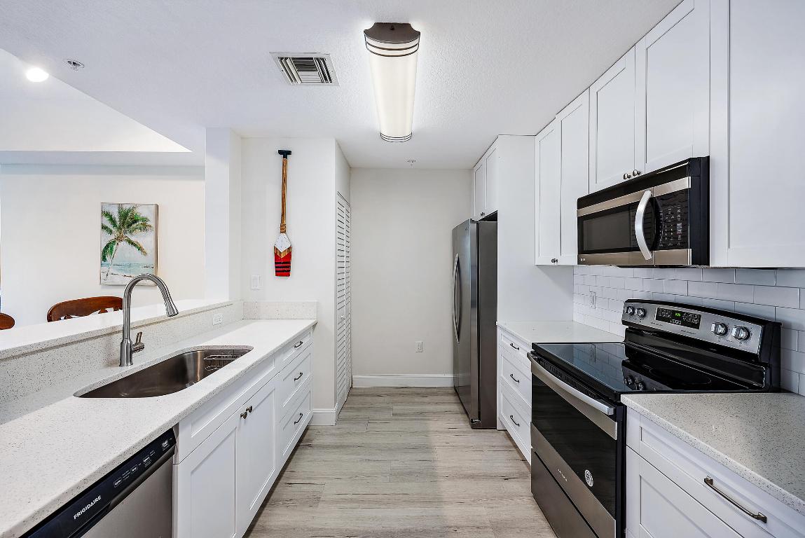 1203 Town Ctr #201 Jupiter, FL 33458