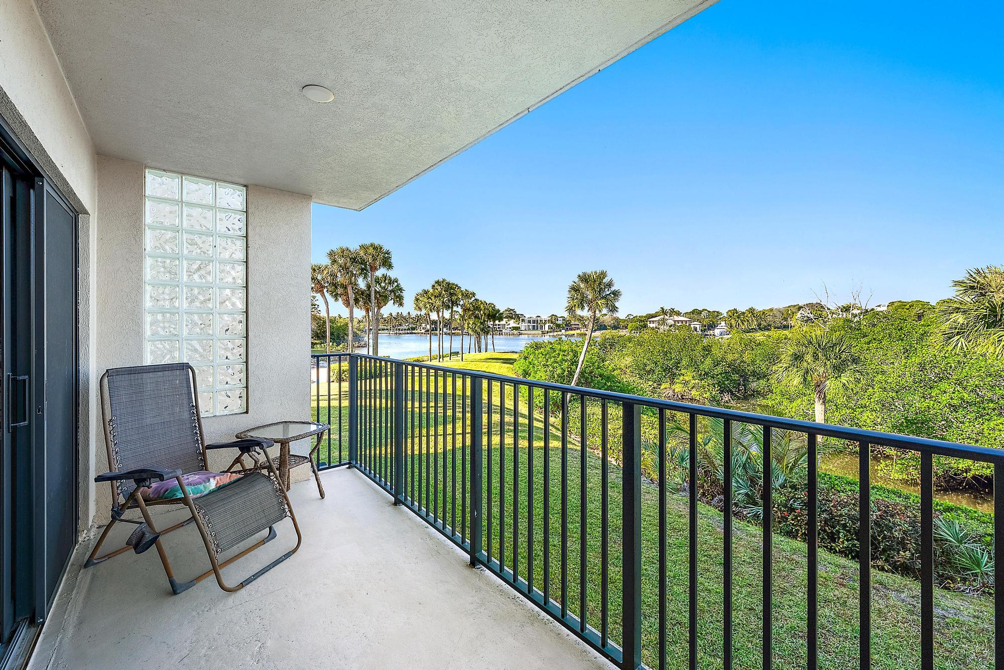 1701 Marina Isle #202 Jupiter, FL 33477