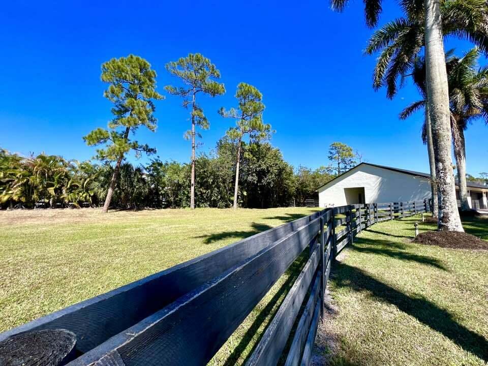 6186 Duckweed Lake Worth, FL 33449