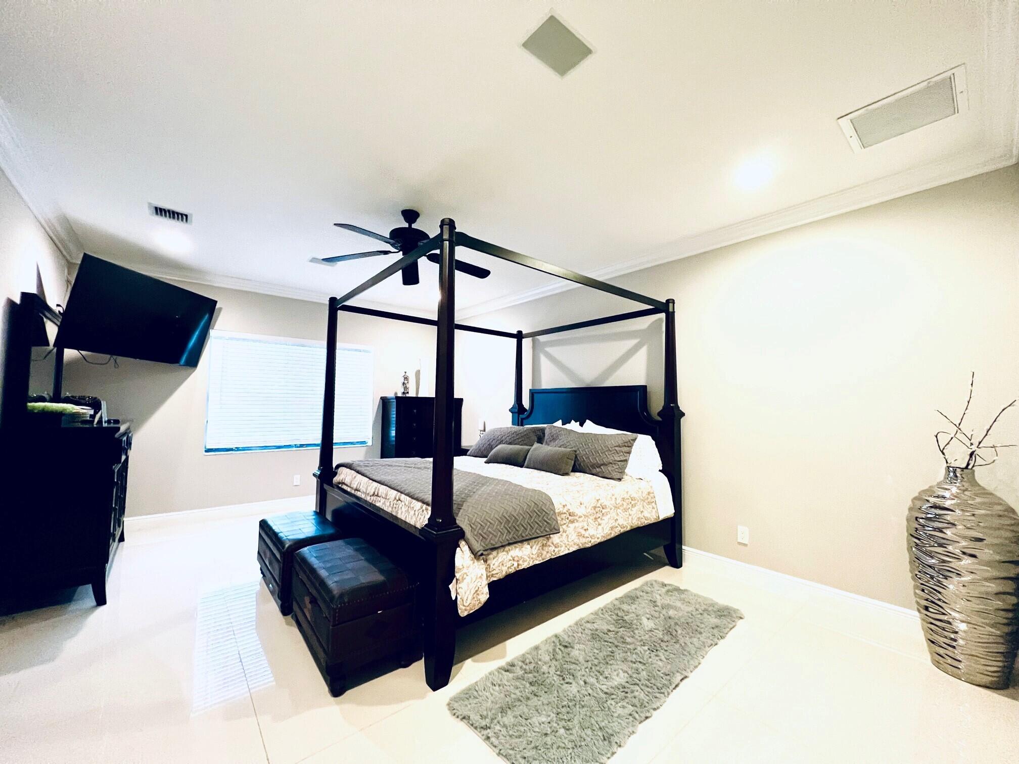 6186 Duckweed Lake Worth, FL 33449