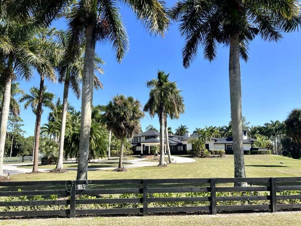 6186 Duckweed Lake Worth, FL 33449