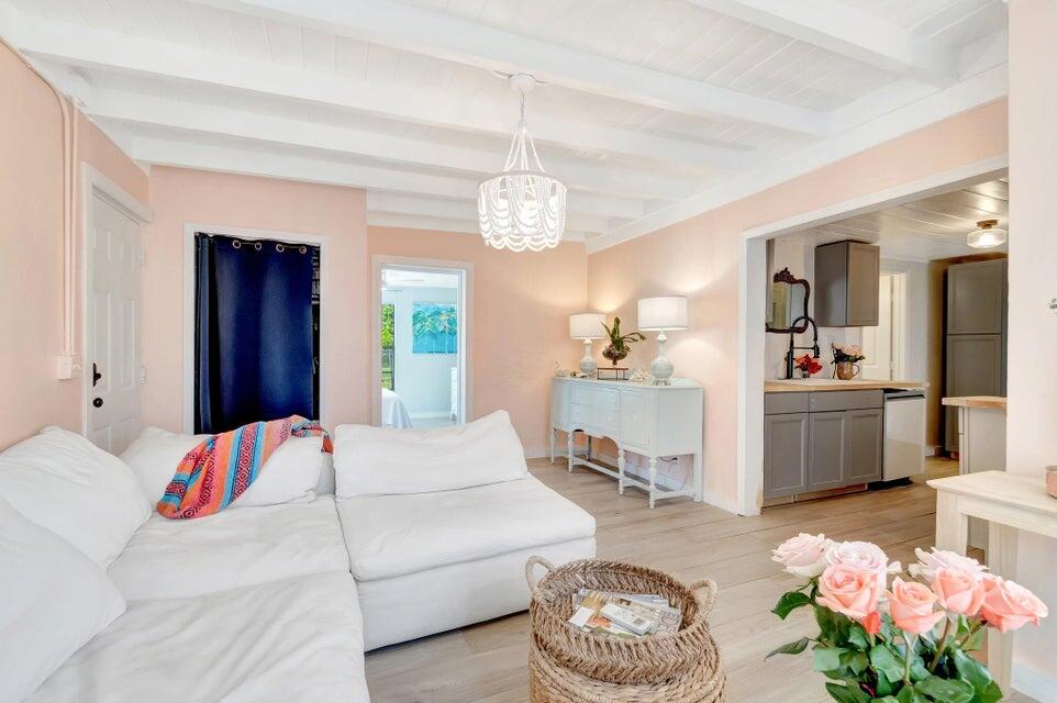 237 SW 3rd Delray Beach, FL 33444