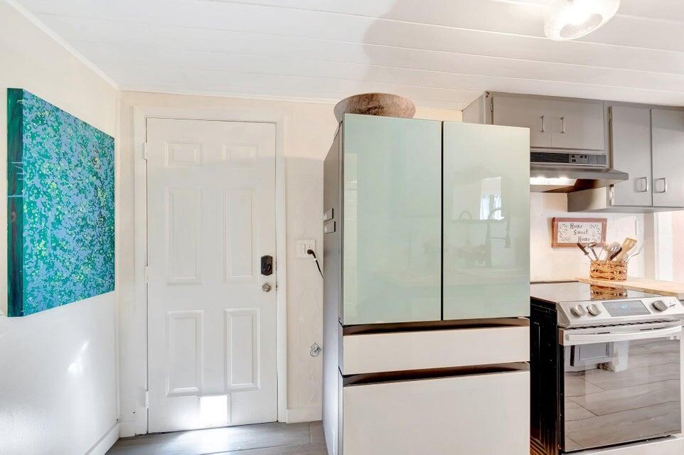 237 SW 3rd Delray Beach, FL 33444