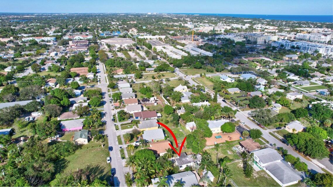 237 SW 3rd Delray Beach, FL 33444