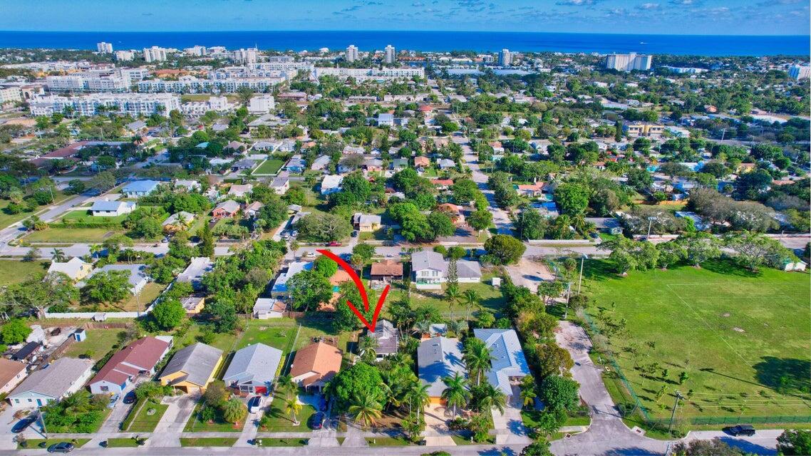 237 SW 3rd Delray Beach, FL 33444