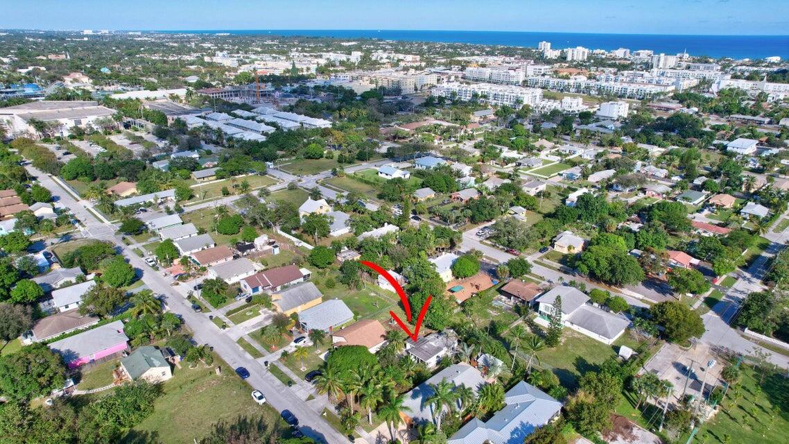 237 SW 3rd Delray Beach, FL 33444