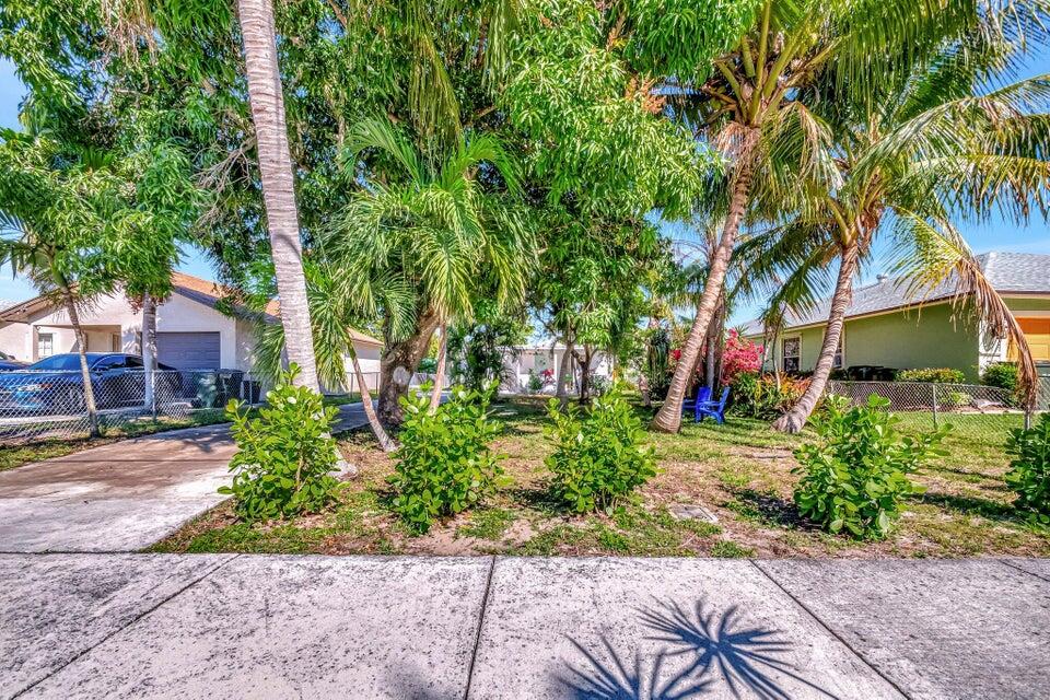 237 SW 3rd Delray Beach, FL 33444