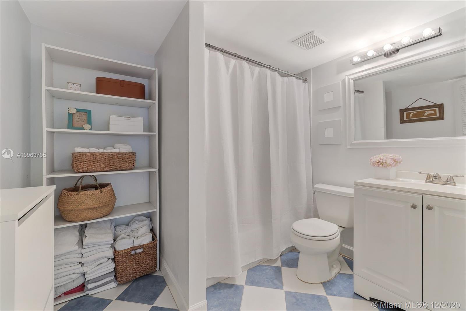 image TIGERTAIL BAY9