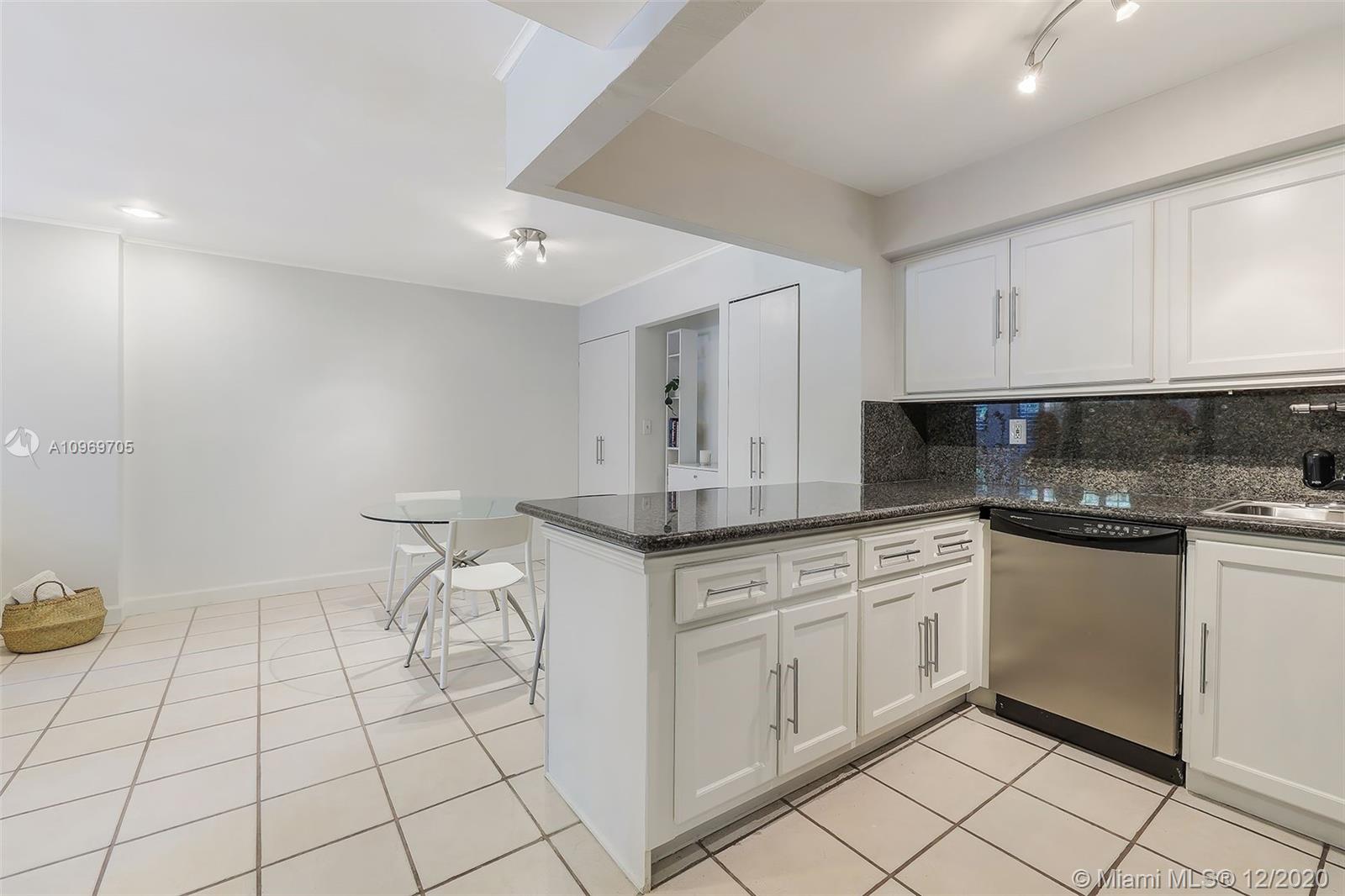 image TIGERTAIL BAY10