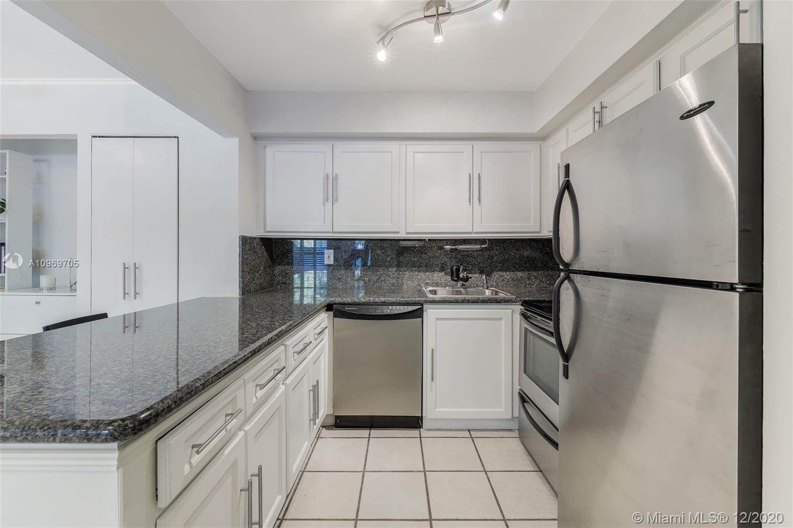 image TIGERTAIL BAY11