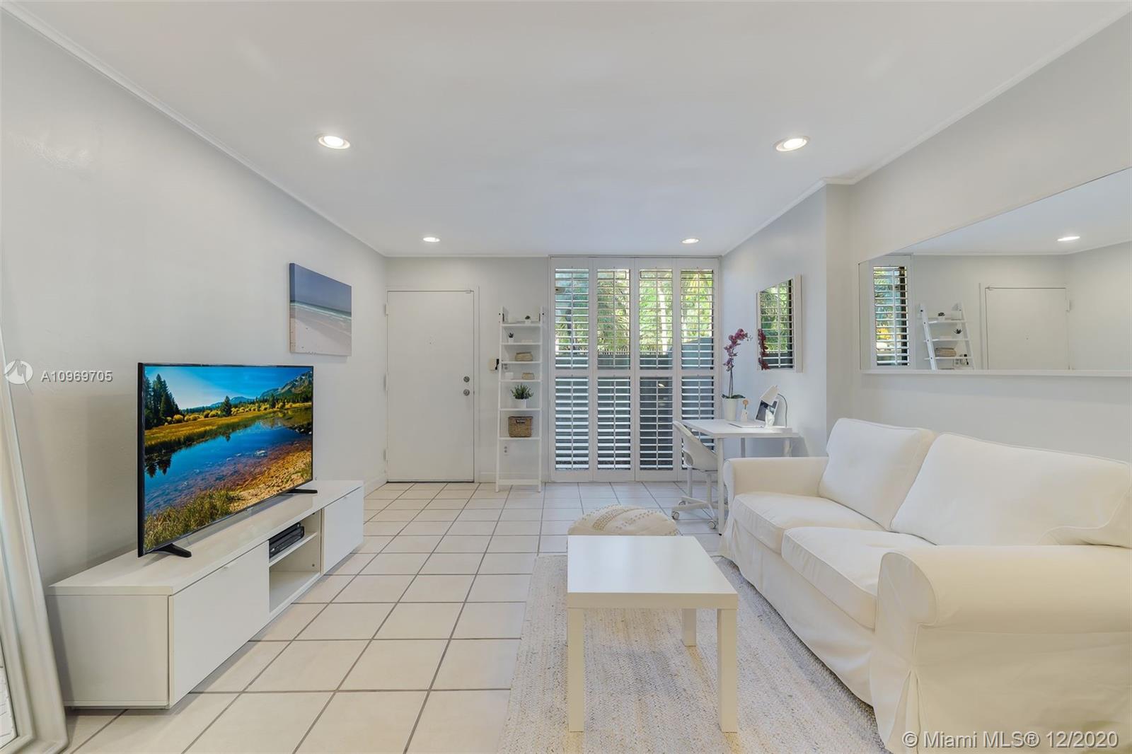 image TIGERTAIL BAY4